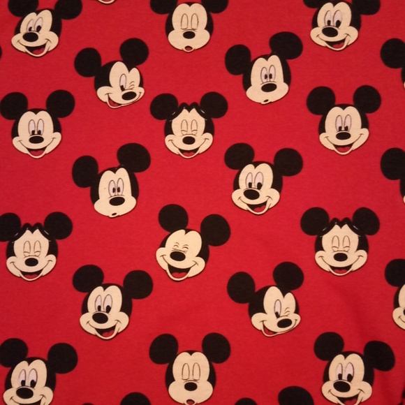 🚫SOLD🚫🆕 MICKEY MOUSE Sweatshirt - Picture 2 of 3